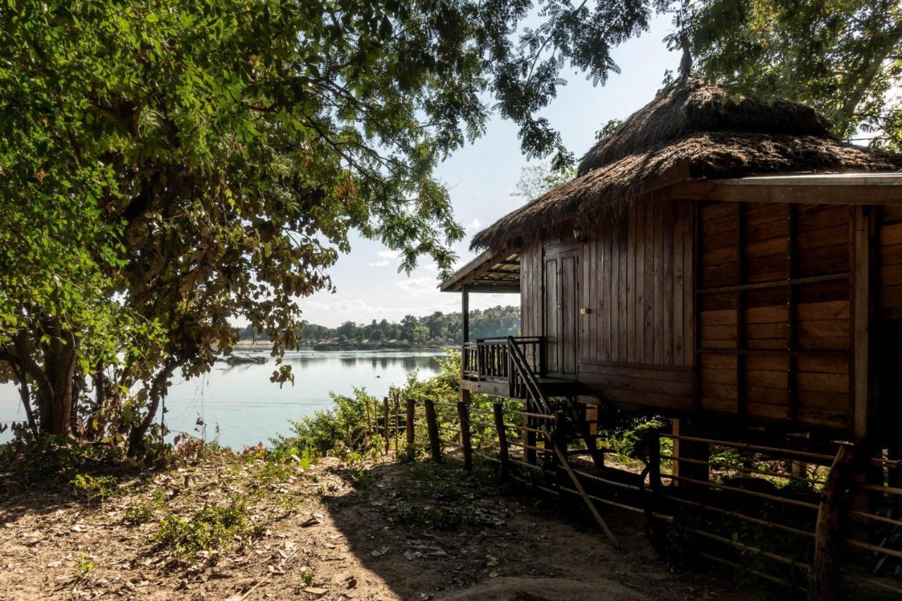 Pomelo Restaurant And Guesthouse - Fishermen & Tammarine Cottages Riverfront - Experience Nature, Culture And Adventure & Tailor-Made Tour Ban Khon Esterno foto